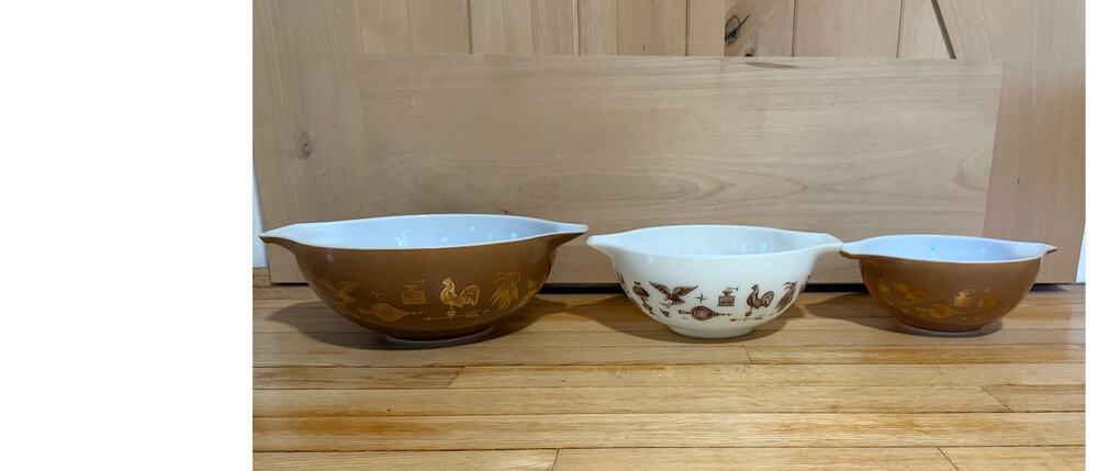 Vintage Pyrex Set of 3 Early American Cinderella Nesting Bowls